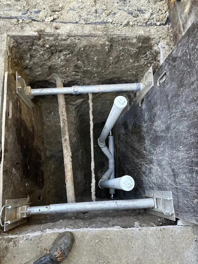 Experienced plumber completing Drain Cleaning work in Roseburg